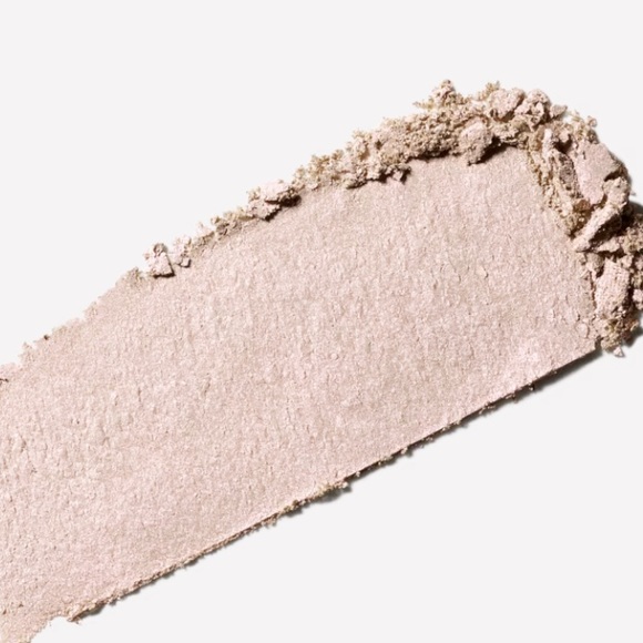 “Vex” Pro Palette Shadow. MAC. RESTRICTED TO MAGNETIC PALETTE BUNDLES. - Picture 4 of 8